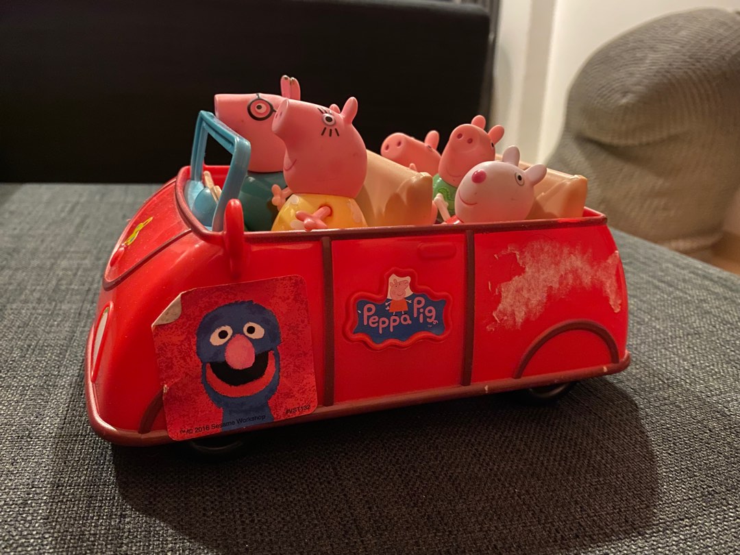 Peppa Pig family car + characters, Hobbies & Toys, Toys & Games on