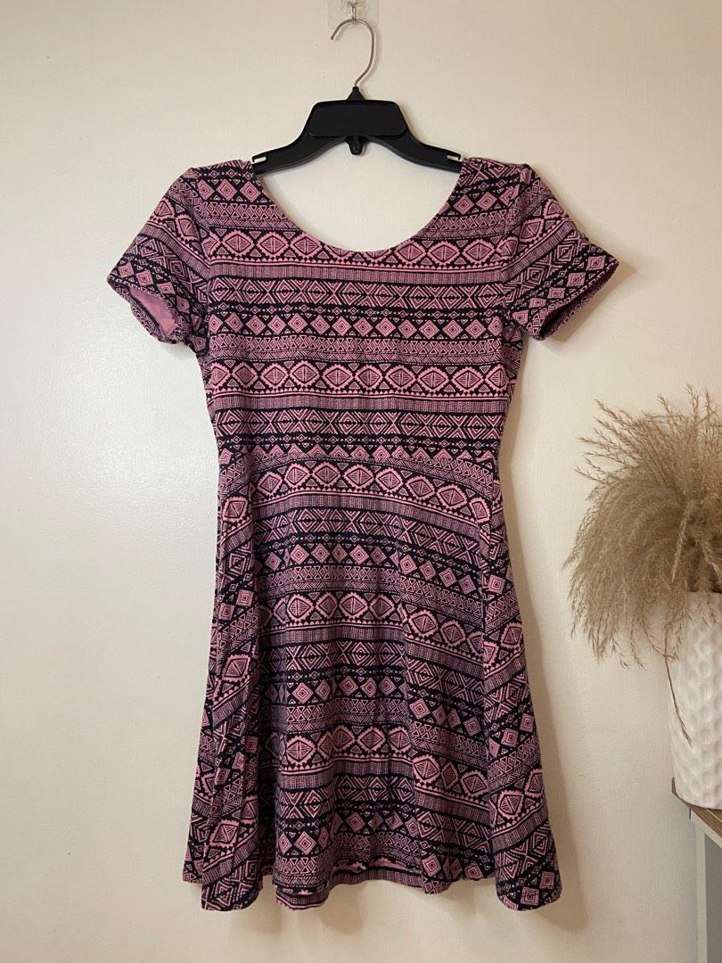 Pink Skater Dress (Category: Dresses) located in Pasig City. Submitted by marelllzzz (Listing ID 1181865777, Image 1). Description: ▪️Low back RFS: Decluttering.