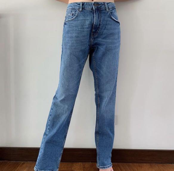 Pull & Bear Thick Denim Straight Leg Jeans, Women's Fashion, Bottoms, Jeans  on Carousell