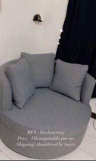 Round lounge chair