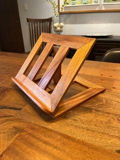 Tablet / Book Stand in Mahogany Wood