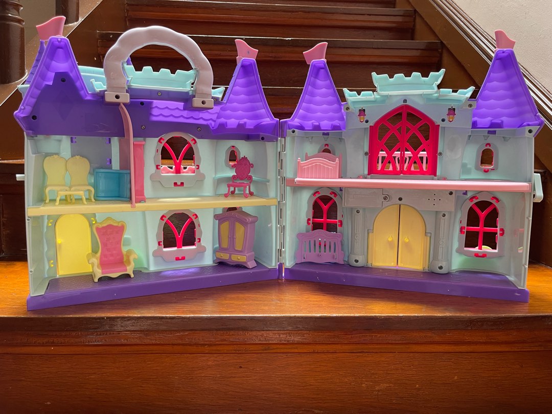 Toy Castle (Dollhouse Style), Hobbies & Toys, Toys & Games on Carousell
