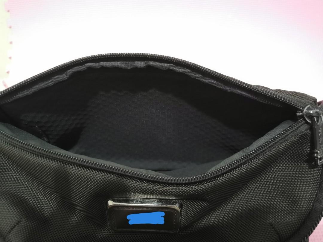 Tumi Columbus Sling Bag Hitam Black Mulus Original Authentic, Fesyen