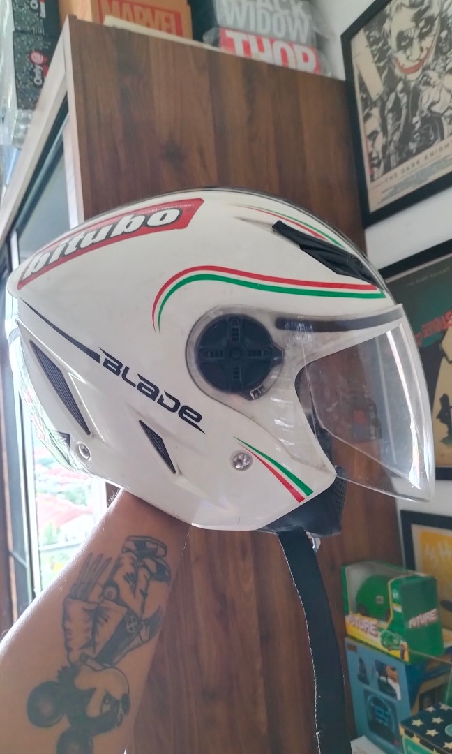 XL Motorbike helmet, Motorcycles, Motorcycle Apparel on Carousell