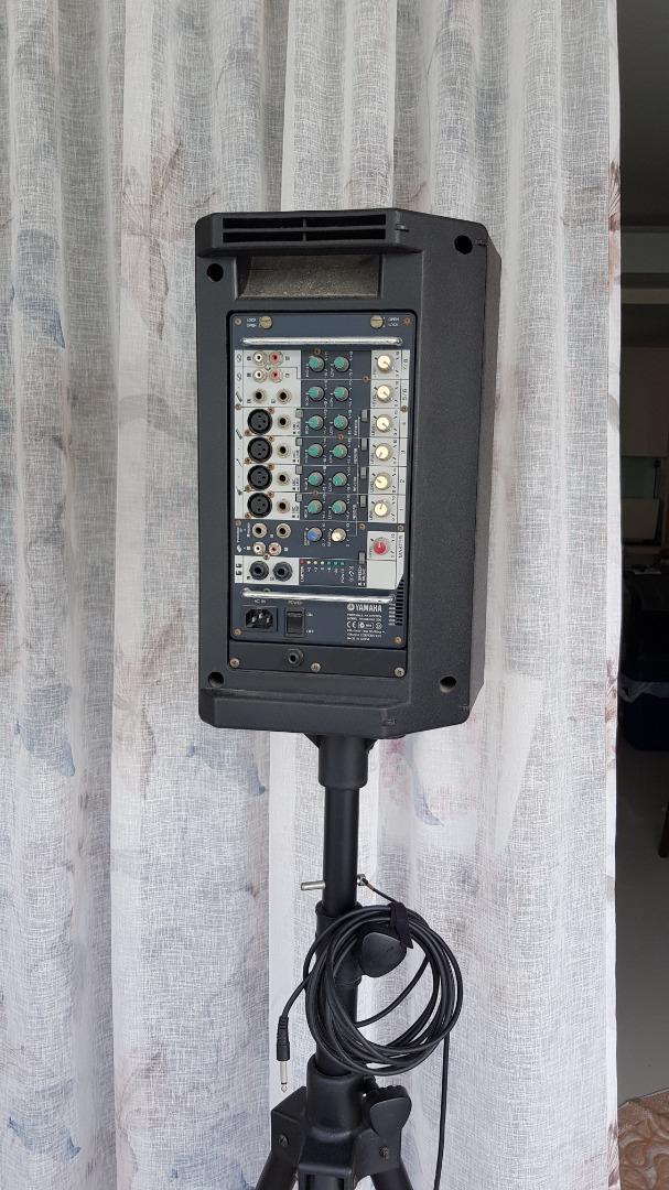 Yamaha Stagepas 300 Portable PA system with 2way, 8inch (20cm