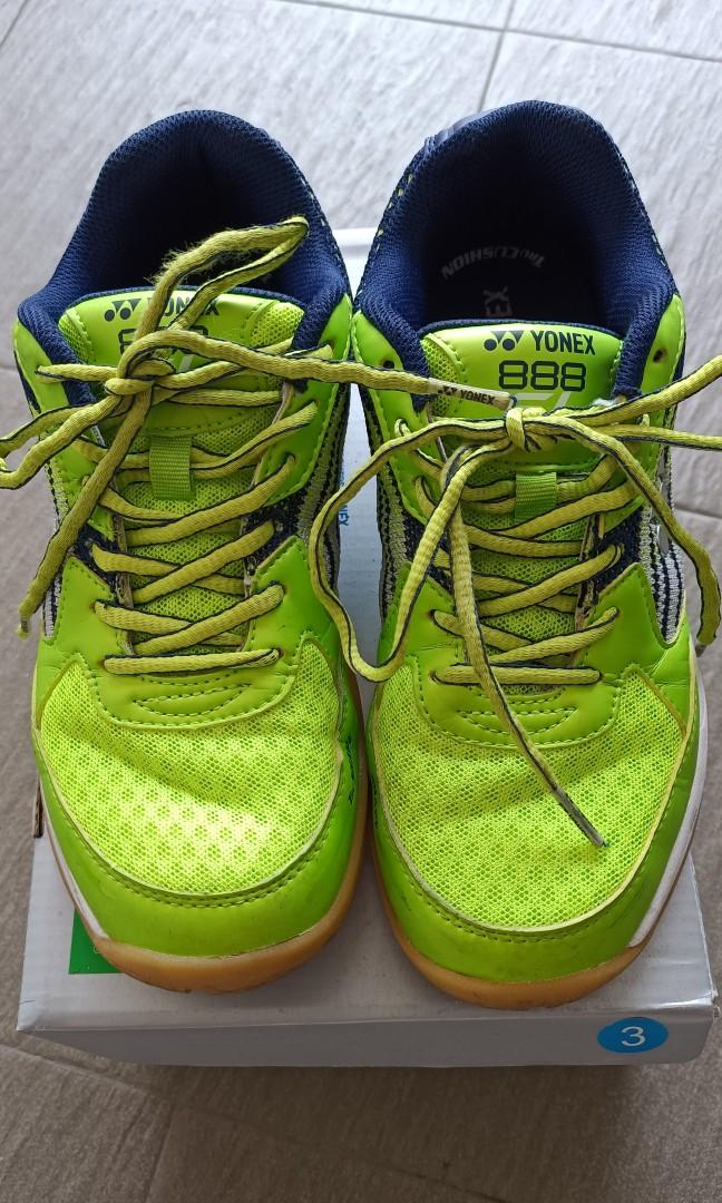 Yonex badminton shoes size 6 store