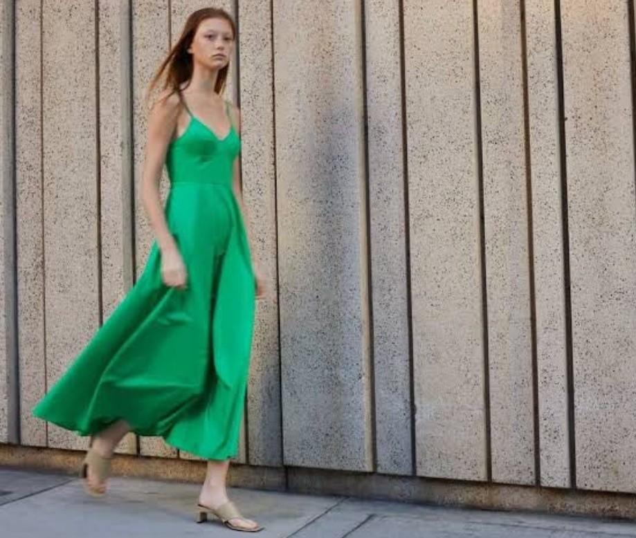 Zara Poplin Swing Dress, Fesyen Wanita, Pakaian Wanita, Gaun u0026 Rok di  Carousell