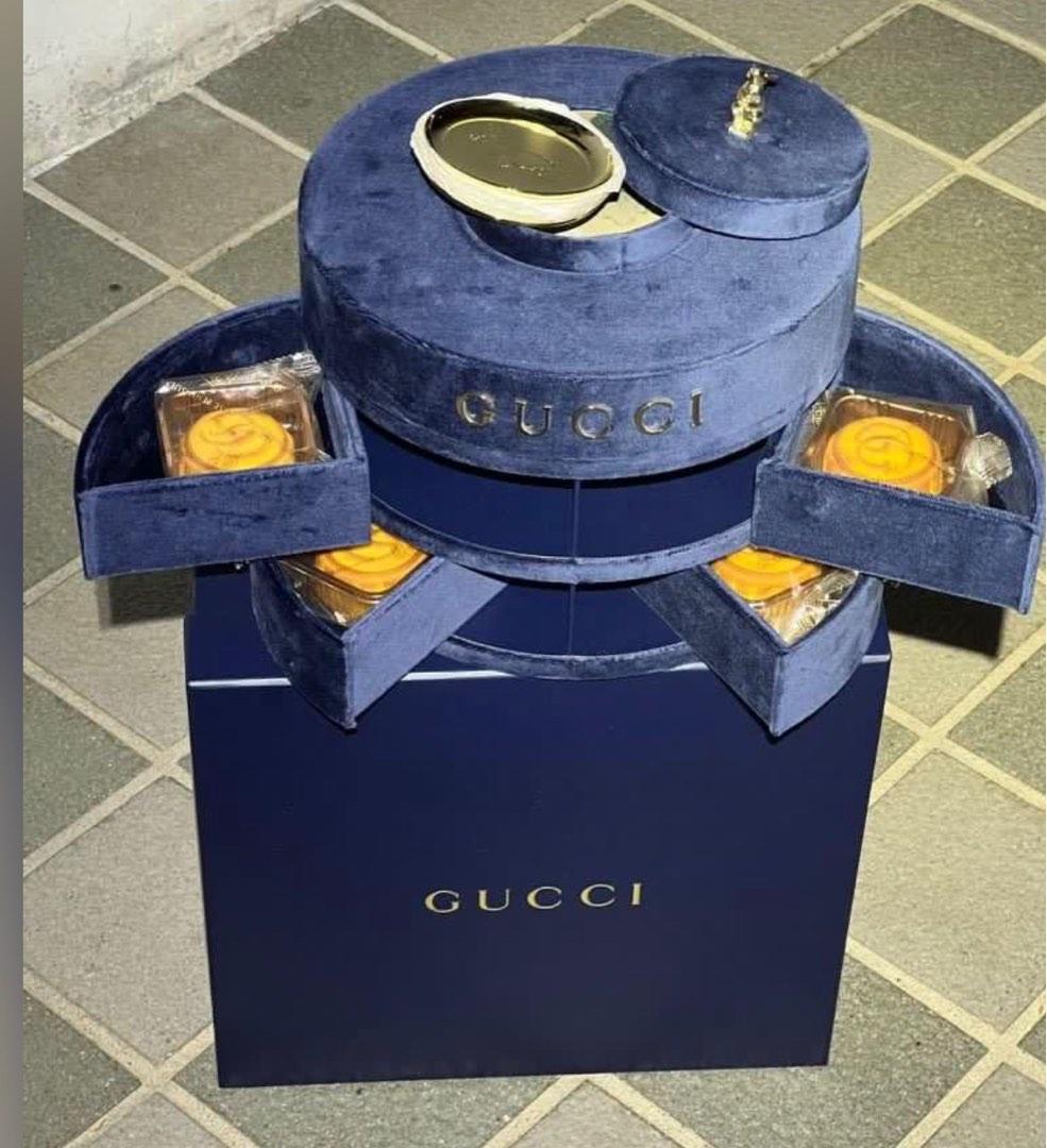 Gucci 2022 Mooncake Gift Set (古馳月餅禮盒), 嘢食& 嘢飲, 禮品籃和禮籃- Carousell