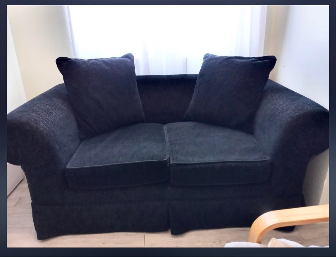 Black 3seater gamuza fabric sofa couch with 3 big throw pillows