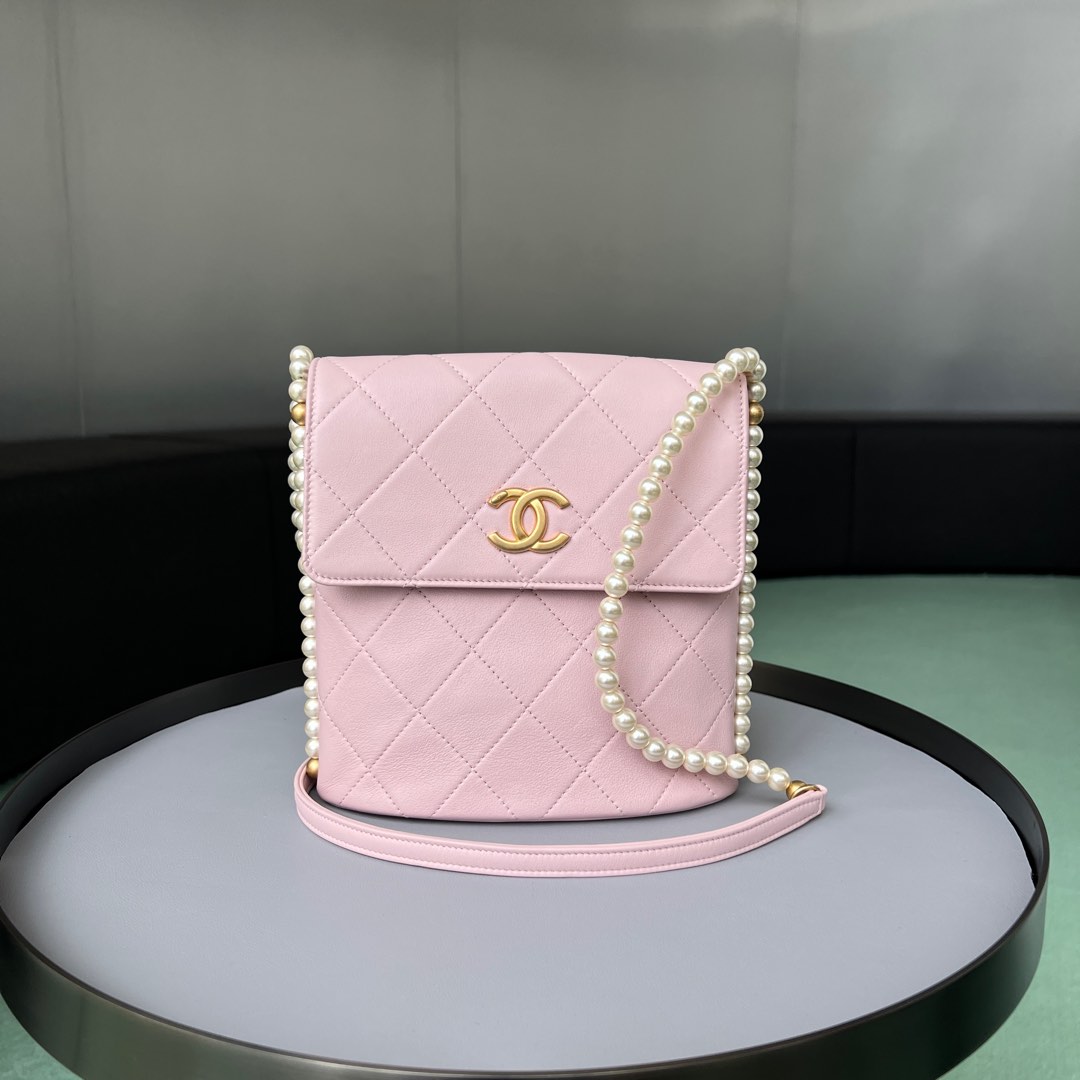 Chanel Pearl Chain Flap Hobo, Luxury, Bags & Wallets on Carousell