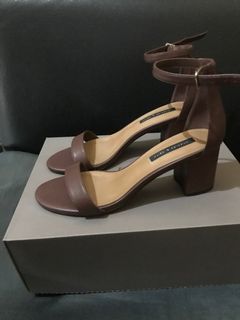 (Category: ) located in . Submitted by nuttycloset (Listing ID 1182010096, Image 1). Description: .