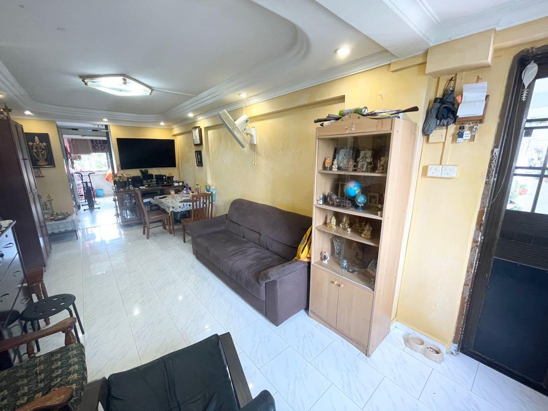 Cheapest MidFloor Corner Unit For Sale Within Walking Distance To MRT