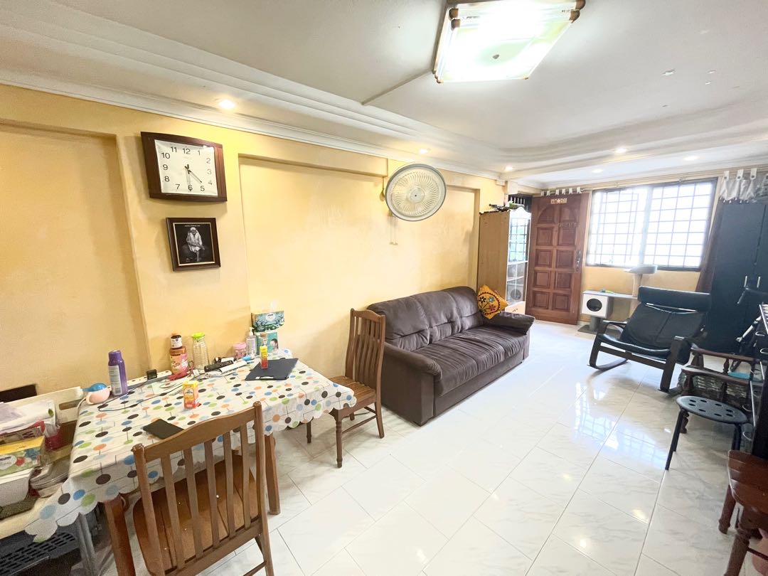 Cheapest MidFloor Corner Unit For Sale Within Walking Distance To MRT