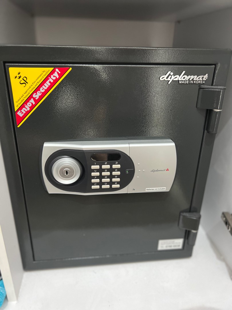 Diplomat 125EK Safe, Furniture & Home Living, Security & Locks, Safe on