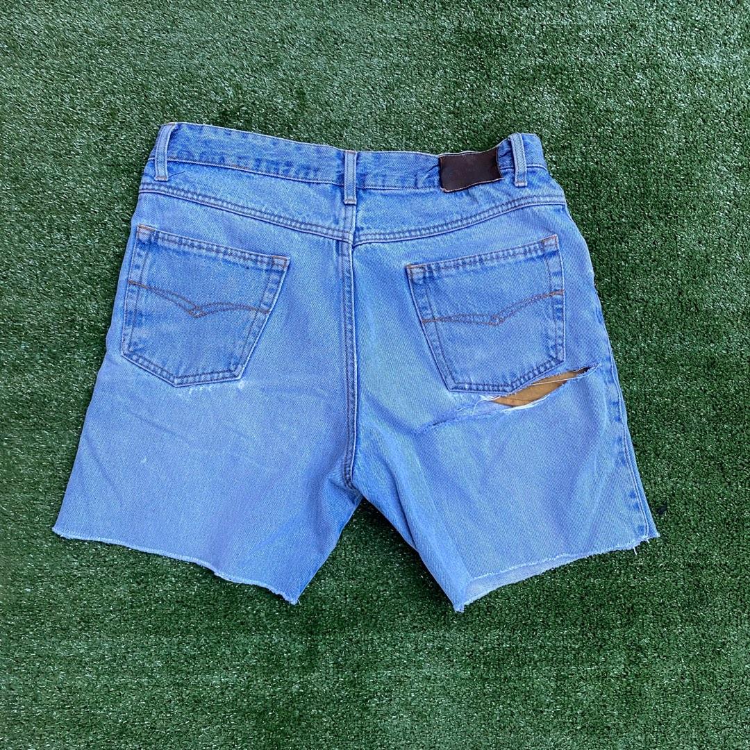 Emidio Tucci Slash cut shorts (Category: Shorts) located in Cebu City. Submitted by somewhereintime_ (Listing ID 1182013115, Image 2). Description: For mens fits 34-36 Pls convert for womens sizing.