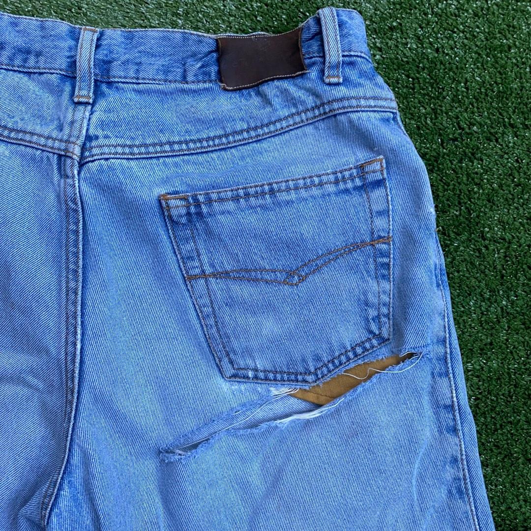 Emidio Tucci Slash cut shorts (Category: Shorts) located in Cebu City. Submitted by somewhereintime_ (Listing ID 1182013115, Image 3). Description: For mens fits 34-36 Pls convert for womens sizing.