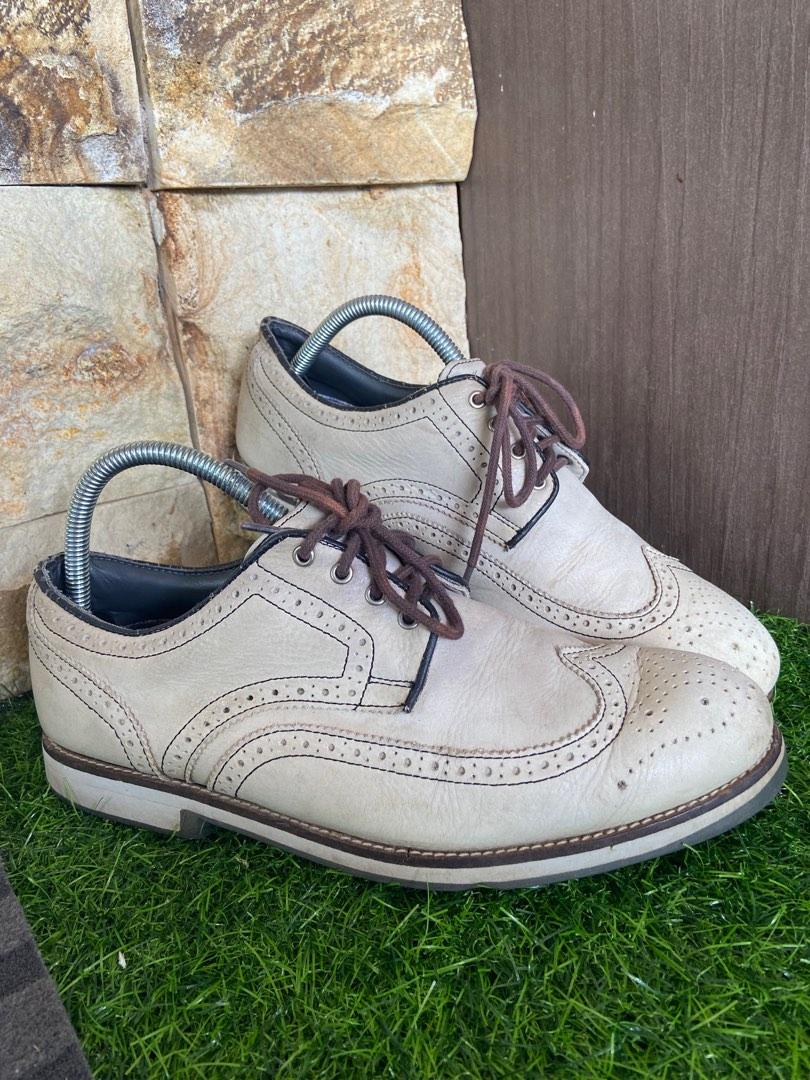 FJ classic Golf shoes, Sports Equipment 