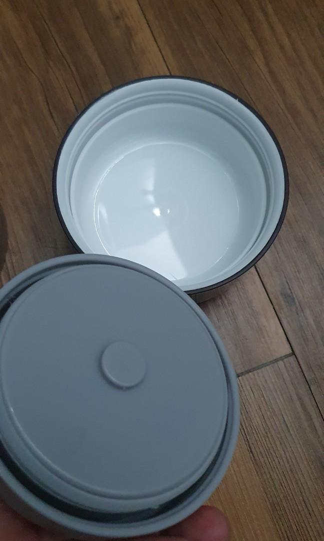 Food Jar 1 Ltr (Category: Water Bottles & Tumblers) located in Shah Alam. Submitted by syamsul70017 (Listing ID 1182041450, Image 1). Description: Brand New Food Jar Food Grade SUS 304 With Handle.