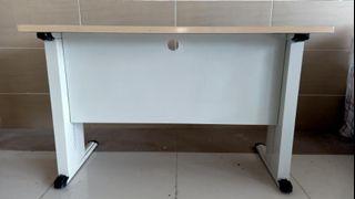 free standing office table/laptop desk/study table