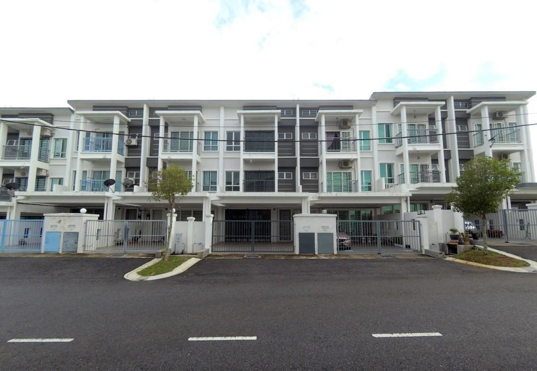 FREEHOLD 2.5 STOREY TERRACE HOUSE SG MERAB KAJANG, Property, For Sale
