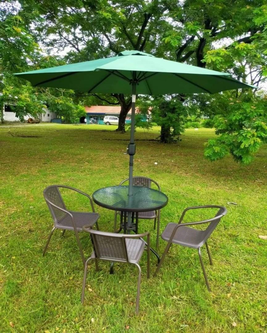 Garden set top with umbrella