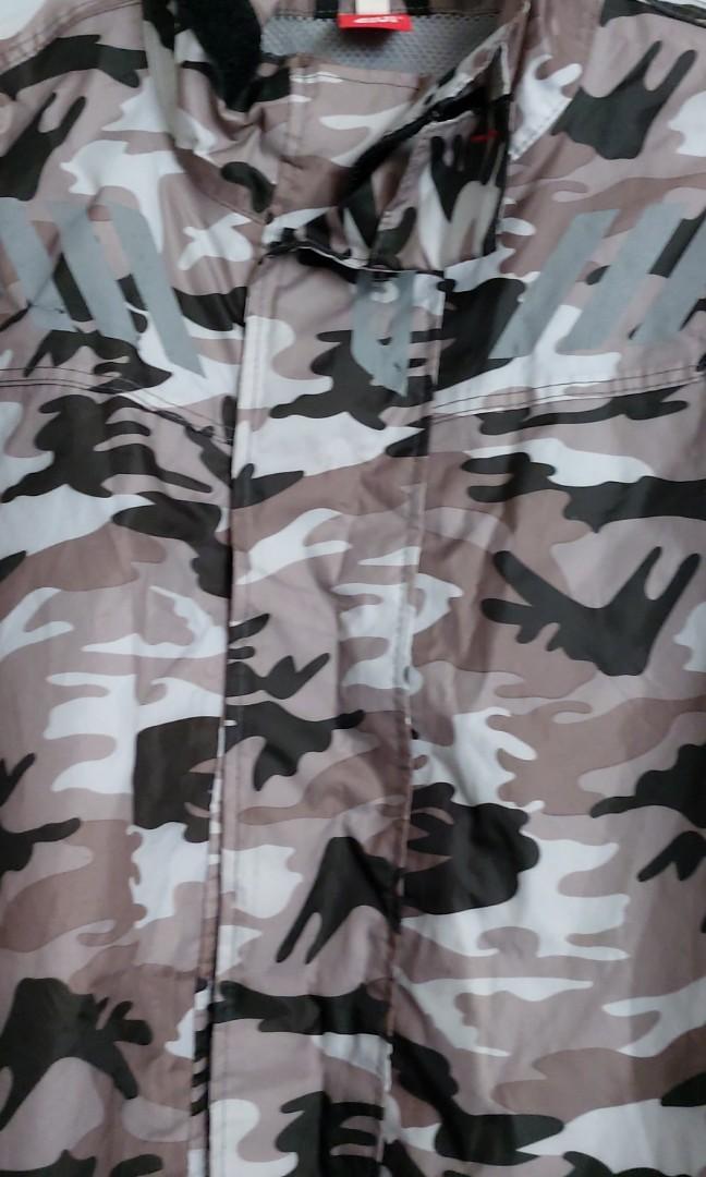 Givi camo raincoat size L Motorcycles Motorcycle Apparel on