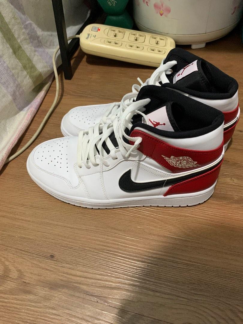 aj1 mid white gym red black