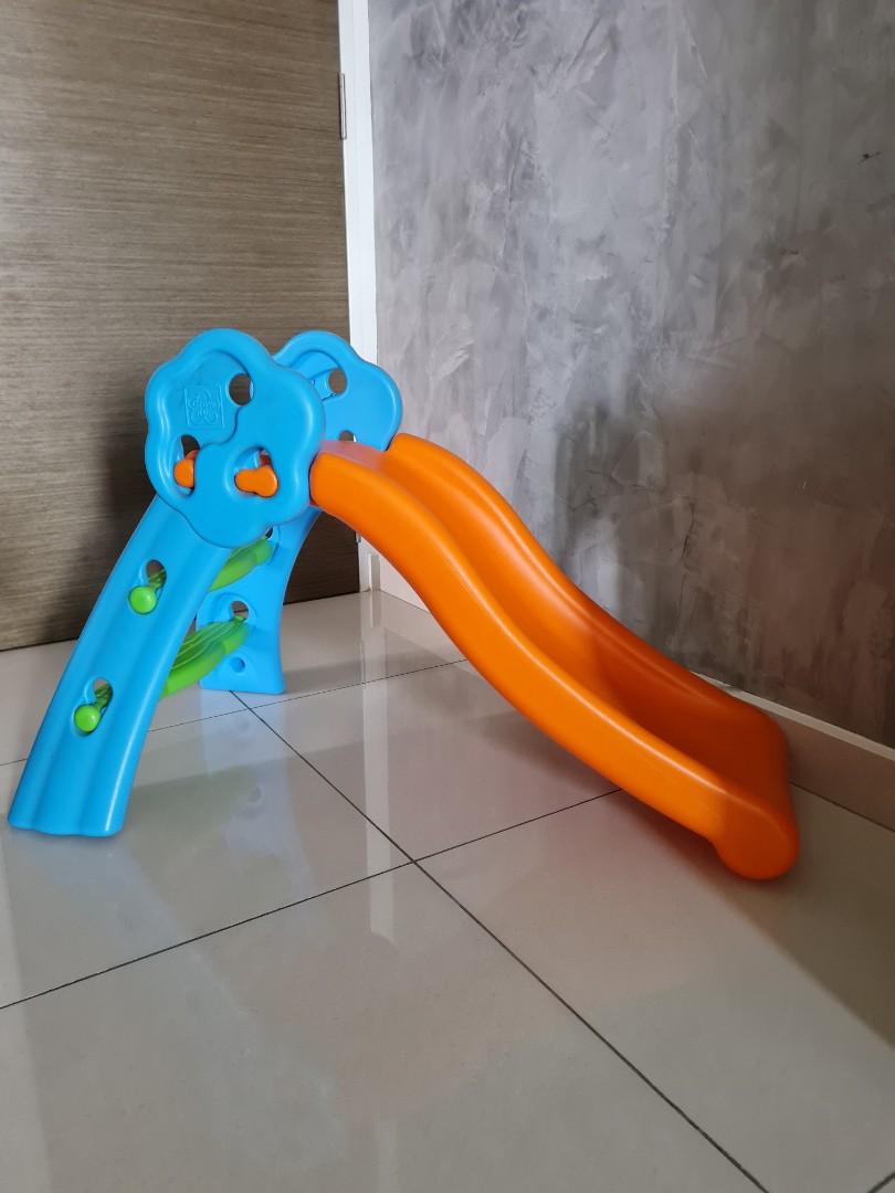 Toys r us slip and slide 2025