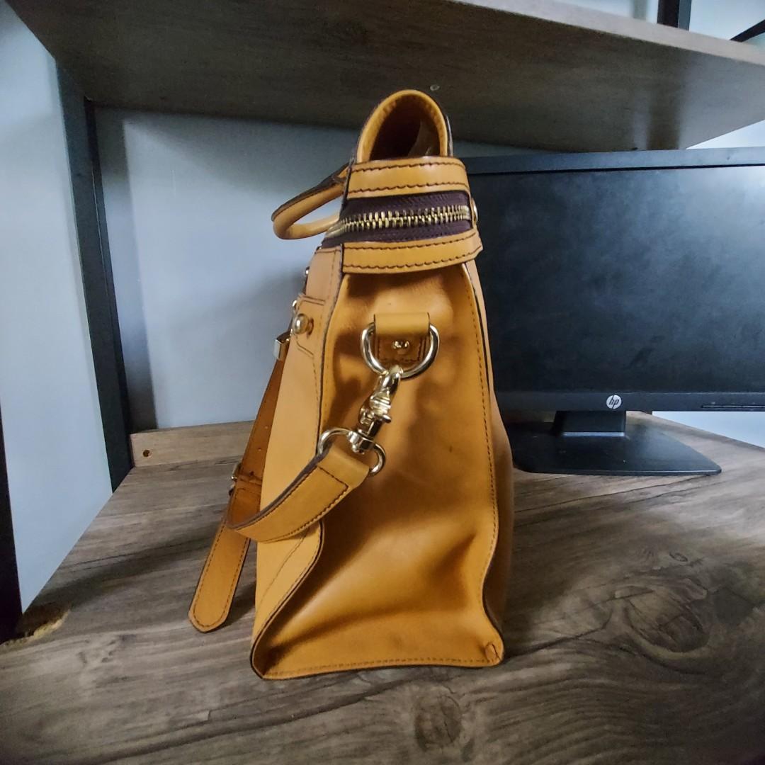 LUX & BERG Pure leather sling/handbag, Women's Fashion, Bags & Wallets,  Cross-body Bags on Carousell