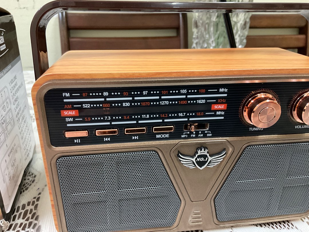 MD-507BT Radio classic FM/AM/SW 3 bands wood grain colour, Audio, Portable  Music Players on Carousell