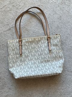 （分類：）位於 。 由 laguna24 提交（商品編號 1182070645，圖片 1）。簡介： 。