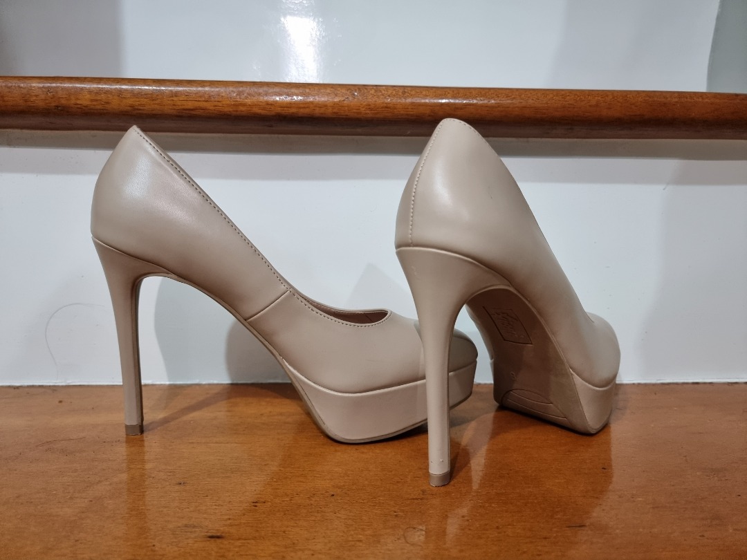 Payless nude best sale pumps
