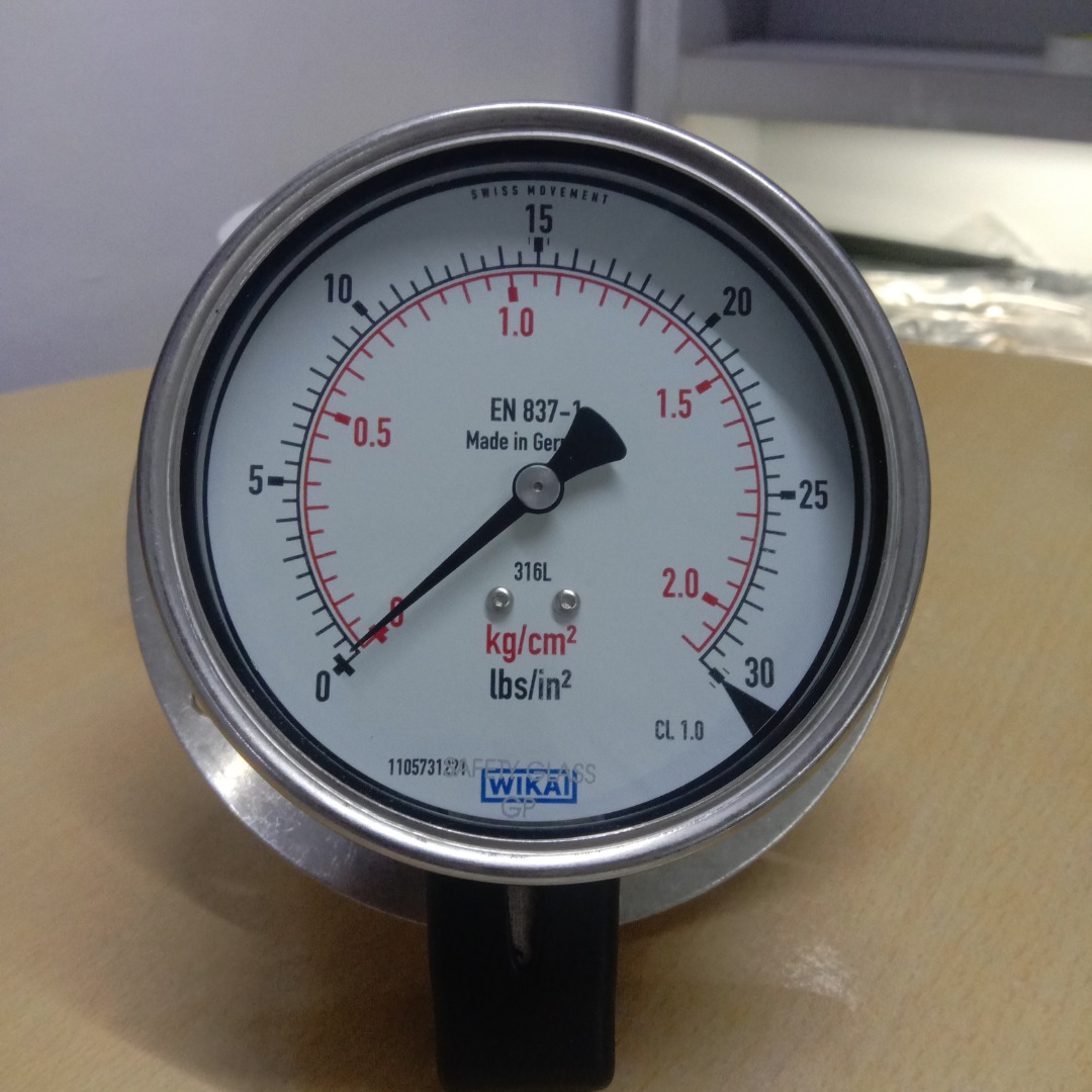 Pressure Gauge, WIKA 0 to 30 LBS with ISO 17025 Calibration Certificate