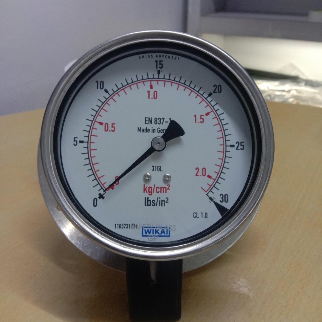 Pressure Gauge, WIKA 0 to 30 LBS with ISO 17025 Calibration Certificate