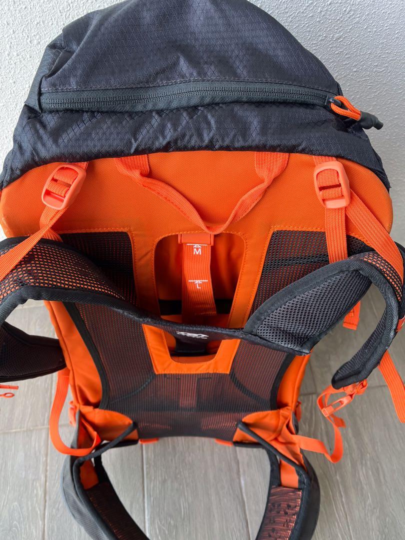 Quechua forclaz 40 air hiking backpack, Men's Fashion, Bags, Backpacks