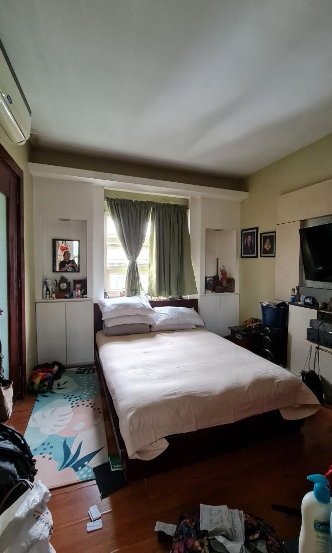 RUSH SALE HOUSE & LOT (Category: House & Lot) located in Manila. Submitted by msbongp (Listing ID 1181987303, Image 1). Description: 🏠RUSH SALE! HOUSE & LOT NEAR HOTEL BENILDE 🌱Location: Brgy. 753 San Andres Malate Manila 🌱Description: • 3-storey house; • 5 rooms (1 room with bathroom at the rooftop); • 3 t&b; • no parking • 45 sqm. more or less; • clean original certificate of title • near market, school, church, hospital, police station. 🌱P