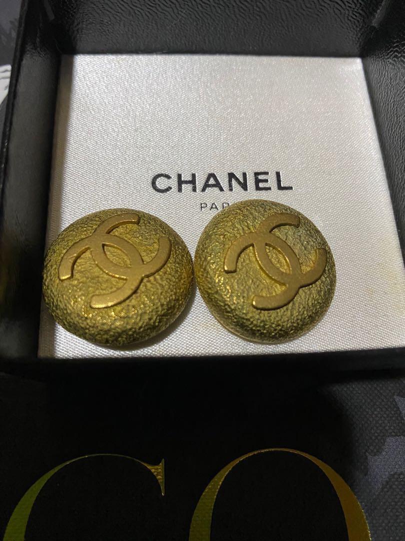 Original Chanel 1994 CC Yellow Gold Plated Clip on Fashion. Earrings 94