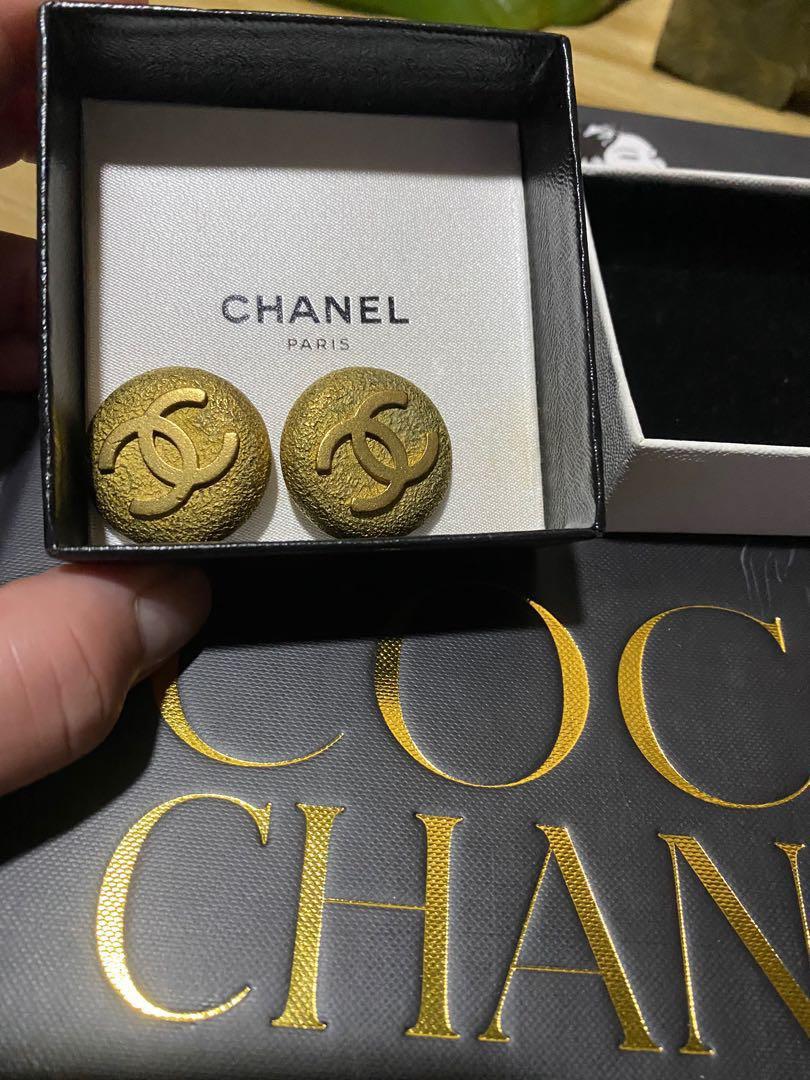 Original Chanel 1994 CC Yellow Gold Plated Clip on Fashion. Earrings 94