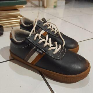Sepatu anak merk DECKSKIDS
