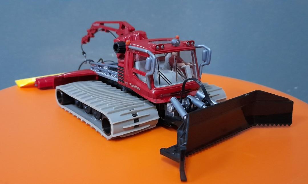Siku Super Pisten Bully 300W Polar Snow Plow Scale 1/50, Hobbies & Toys