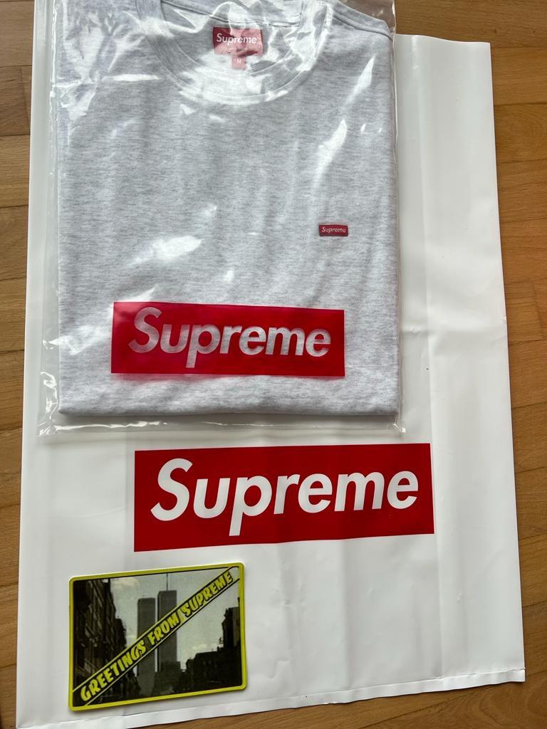 100 Authentic SUPREME branded Box t shirt M Luxury Apparel