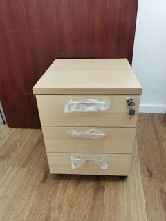 (Category: ) located in . Submitted by contempotech (Listing ID 1182027236, Image 1). Description: .