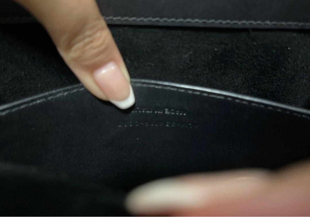 YSL KATE TASSLE (Category: Luxury Bags & Wallets) located in Baguio. Submitted by declutteracc (Listing ID 1181948725, Image 3). Description: Bag is 7/10 It still looks beautiful and walang sira loob but the side needs fixing RFS: bought it second hand and ready to let it go for a new bag.