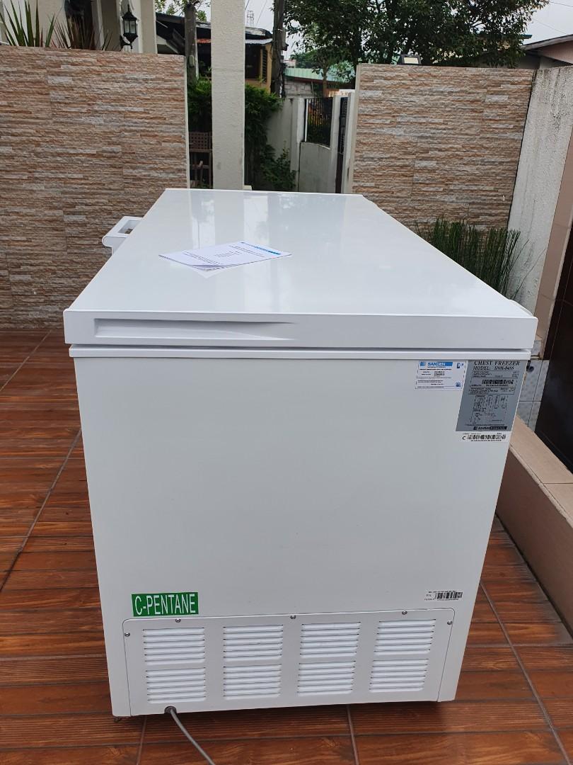15.9 cu.ft. Chest Freezer like new Sanden SNH0455, TV & Home