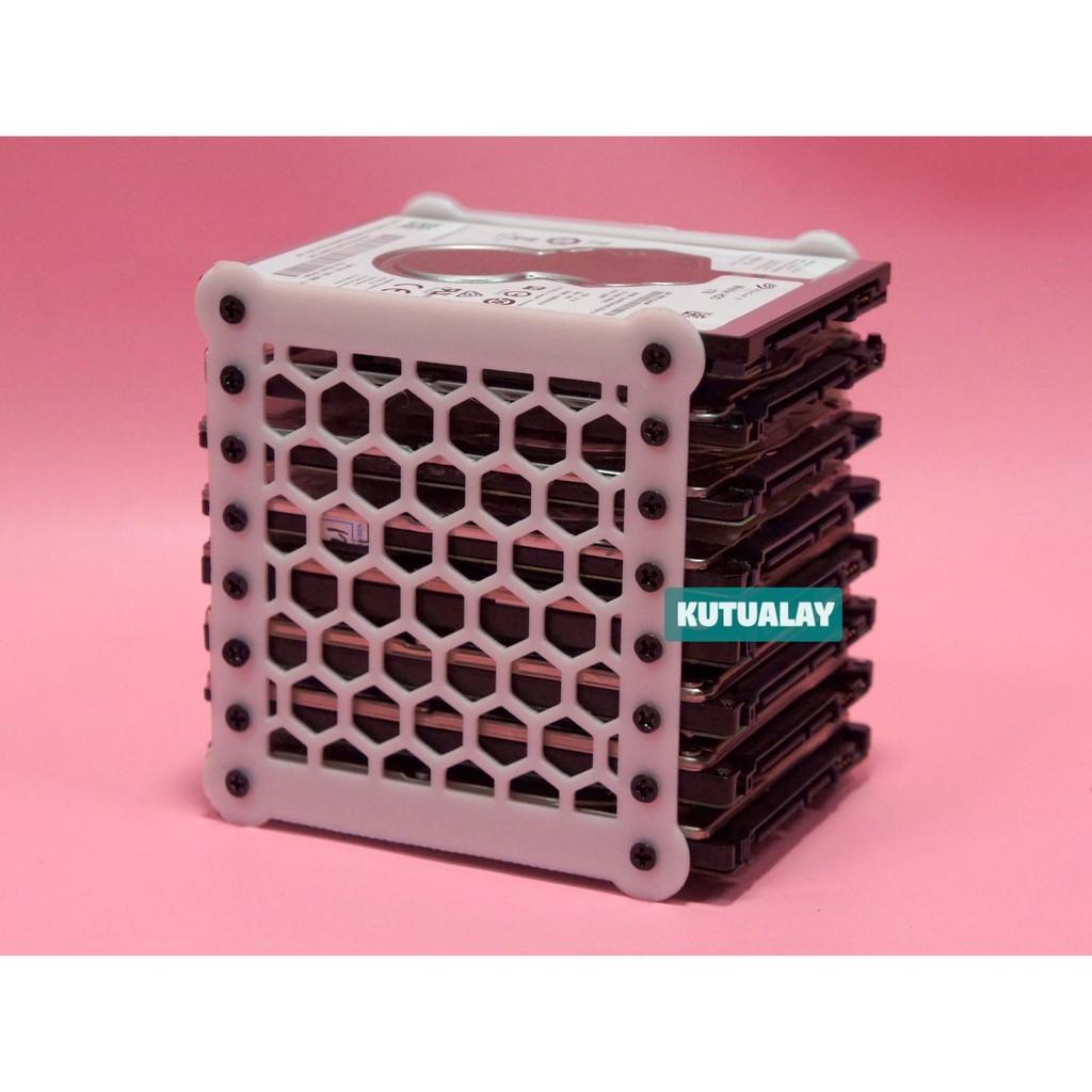 25__ssd_hard_drive_stand_8_sta_1659591231_e24b59b2_progressive.jpg