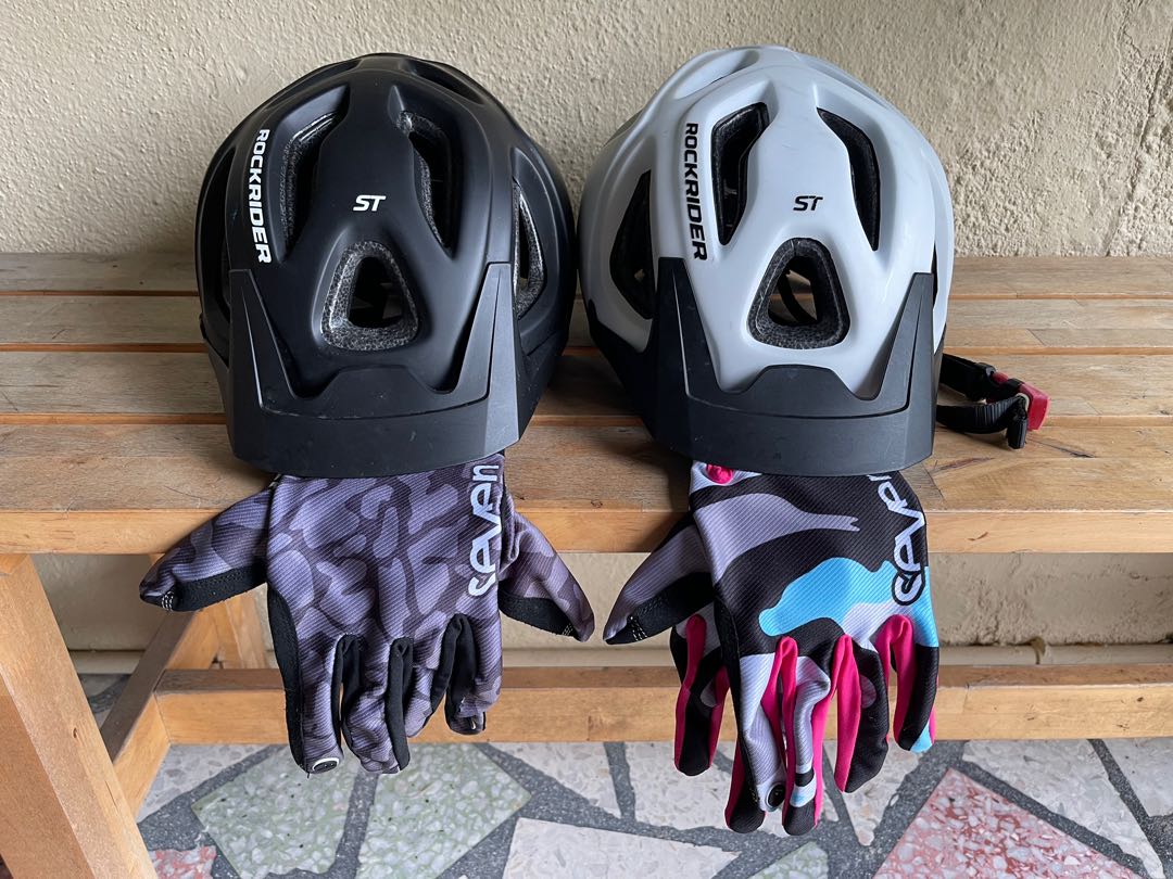 Cycle gloves and helmet on sale