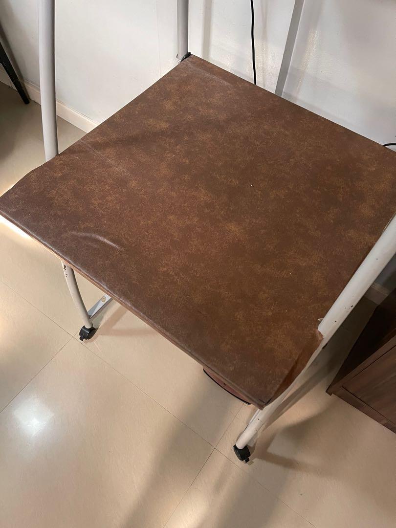 2nd hand computer table on Carousell
