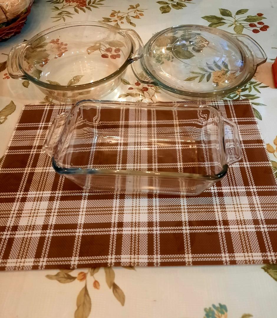 Anchor Set 4 pieces (Category: Bakeware) located in Makati City. Submitted by darlenc (Listing ID 1176591519, Image 1). Description: Anchor Baking Set, 4 pieces. I just bought these as an impulse buyer but had never been used and I'm selling it as it's just consuming space. This is very ideal for baking cheesecake, lasagna, menu dishes. This looks elegant on occasion & simple table setting..