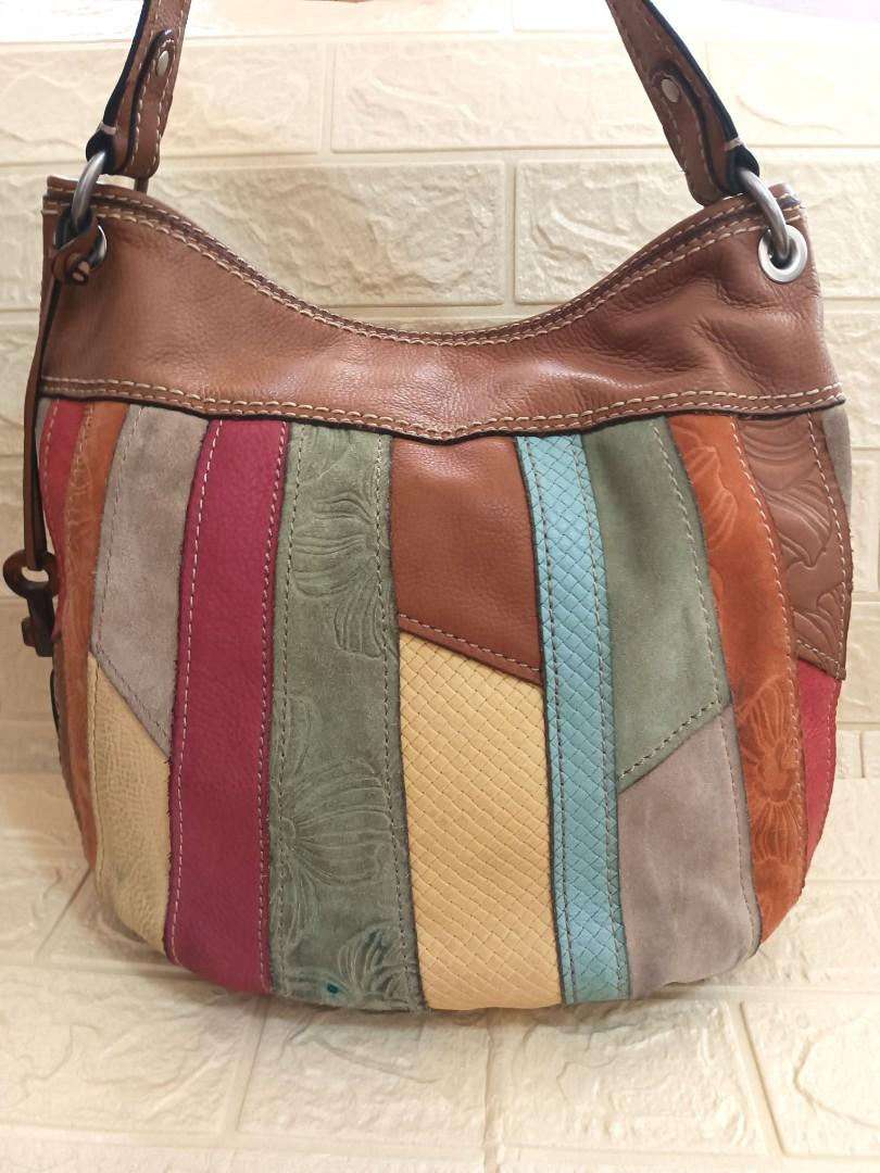 AUTHENTIC FOSSIL Large Tan Brown Multi Color (Category: Luxury Bags & Wallets) located in Rizal. Submitted by mhay_018 (Listing ID 1176515373, Image 2). Description: 100% Authentic Bought in the USA 🇺🇸 In excellent condition Please see photos to view the condition up close. 📌No Dustbag 📌No Card 📌Onhand & Ready to ship. 📌No return, No exchange 📌Shipping fee will be shouldered by the buyer. ❌No COD ❌ Strictly NO cancellation of order‼️ MOP: 