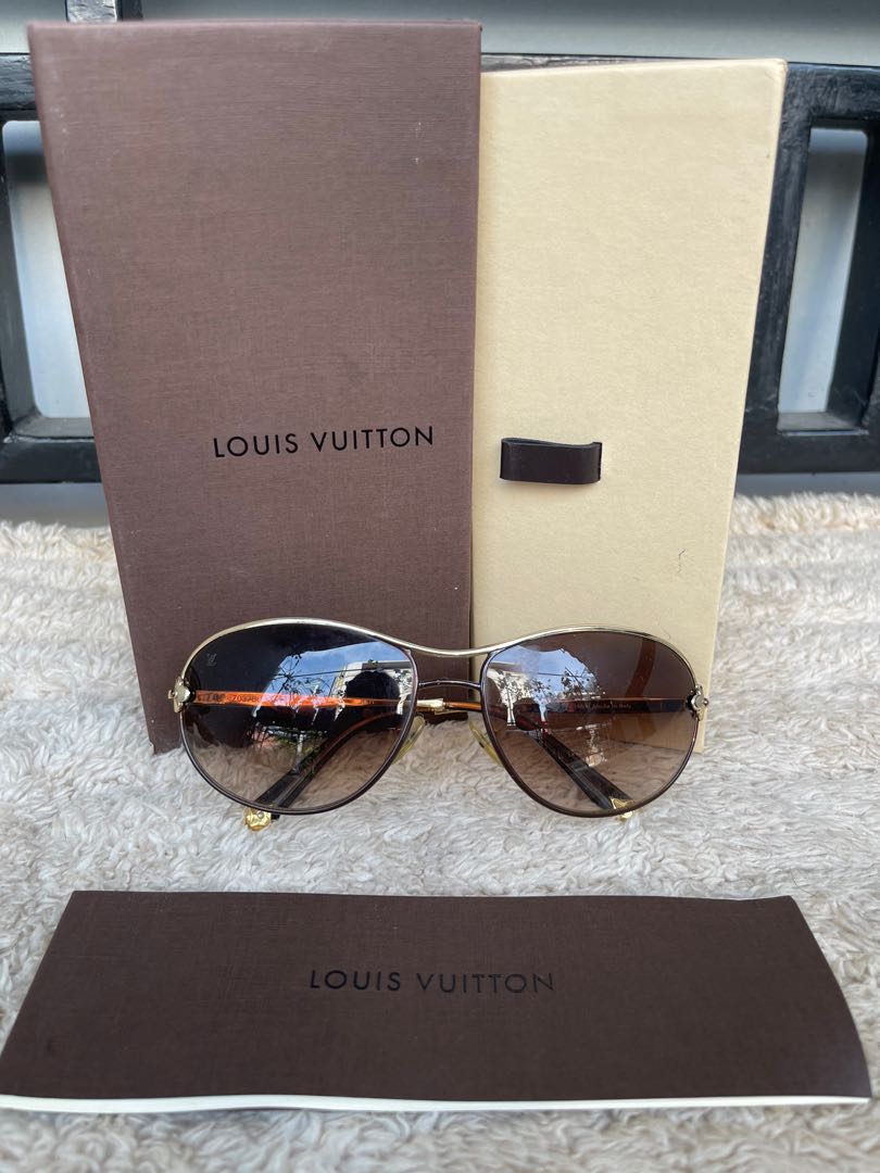 Authentic Louis Vuitton Sunglasses (model: Z0378U), Women's Fashion ...